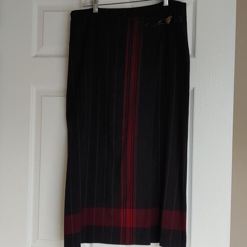 Elegant Skirt, big for me
